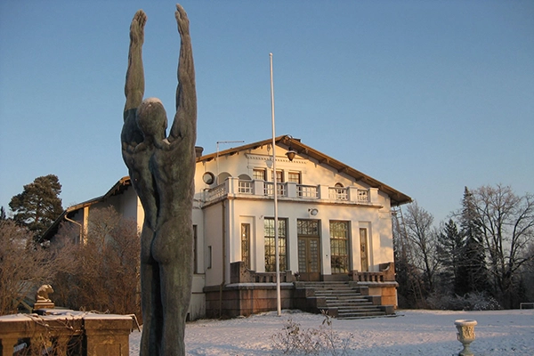 oitbackan kartanon paarakennus