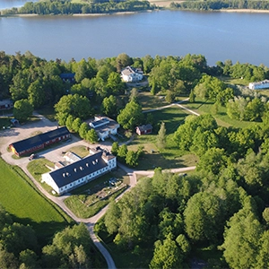 oitbackan kartano piha ilmakuva kirkkonummi